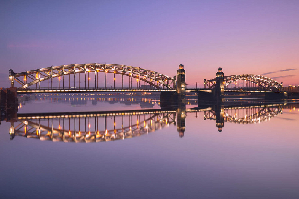 Большеохтинский мост. Весеннее отражение